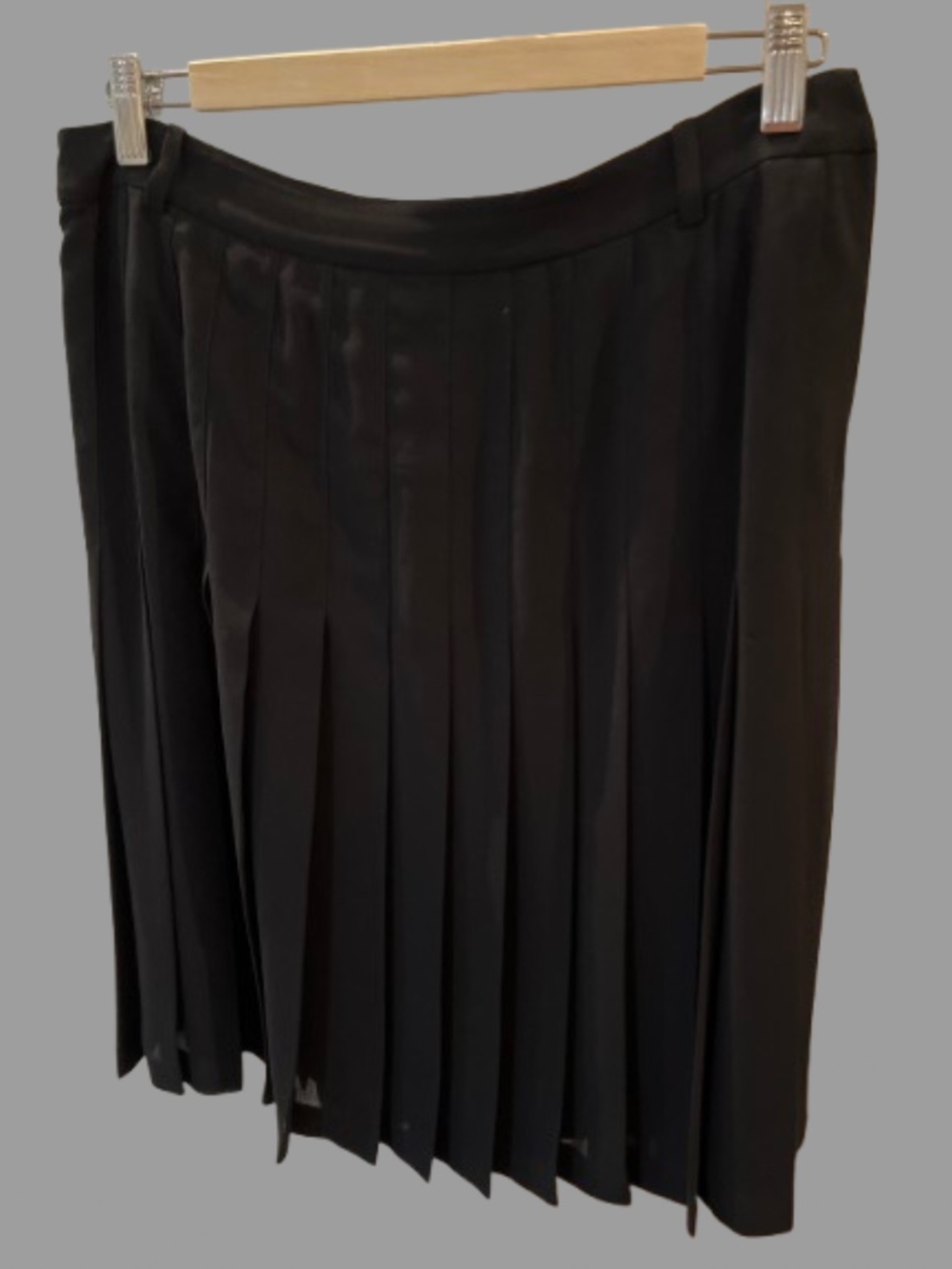 BCBG Black pleated skirt -size 8
